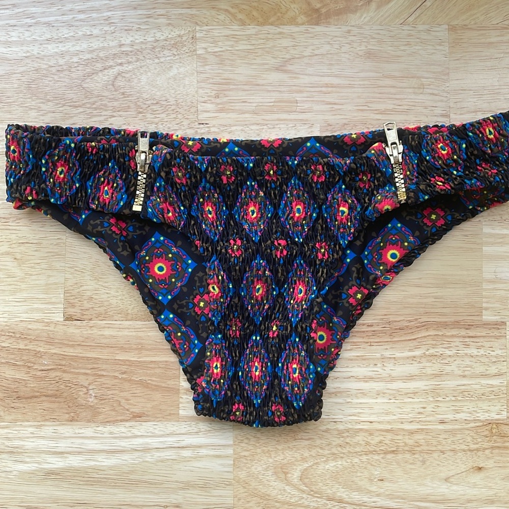 Tori Praver Small Ruched Bohemian Patterned Bikini Bottoms Low Rise Y2K Zipper